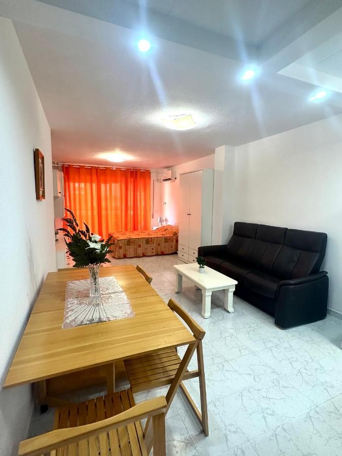 Estudio A 1 Minuto De La Playa Lejlighed Torrevieja Eksteriør billede